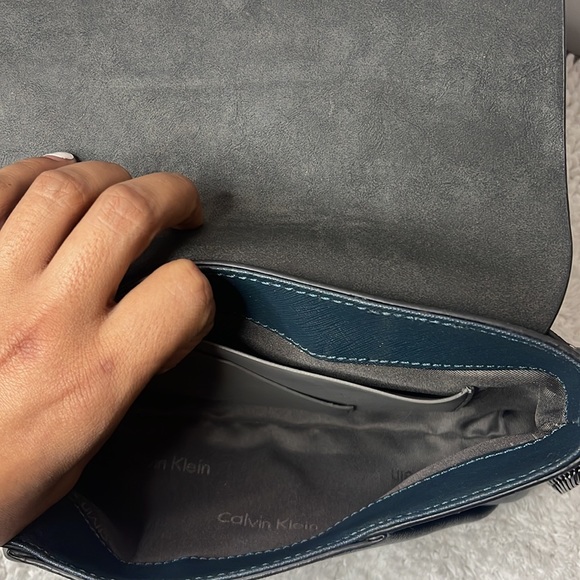Calvin Klein. Navy Blue Leather Purse. New - Picture 6 of 6
